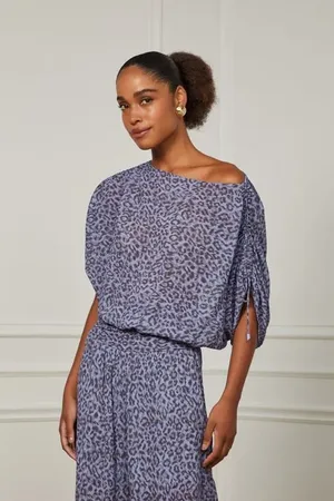 Animale Blusa Cropped Ombro á Ombro Detalhe Franzido Estampa Onça Est Onca Rajada Nuvem