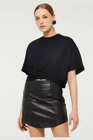 Animale Cropped De Malha Crepe Com Pregas Basic Preto