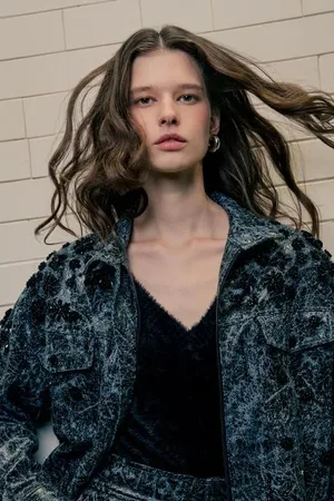Animale Pull De Tricot Over Com Pelinho e Decote v Preto