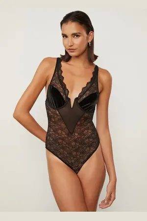 Animale Body De Renda Com Aplicação De Veludo Preto