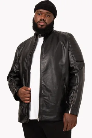 C&A Jaqueta plus size com recorte preta