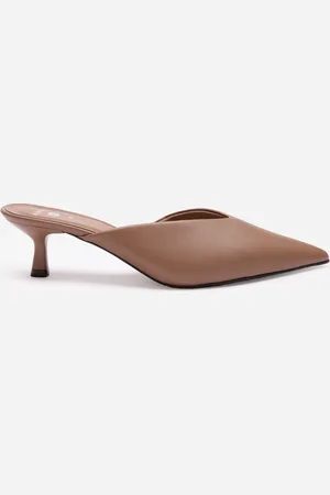 C&A Mule bico fino com salto mindset marrom