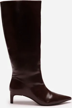 C&A Bota cano alto bico fino salto baixo mindset marrom