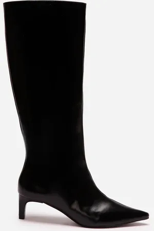 C&A Bota cano alto bico fino salto baixo mindset preta