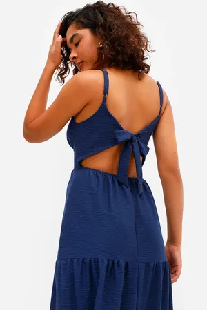 C&A Vestido feminino alças finas decote nas costas texturizado azul