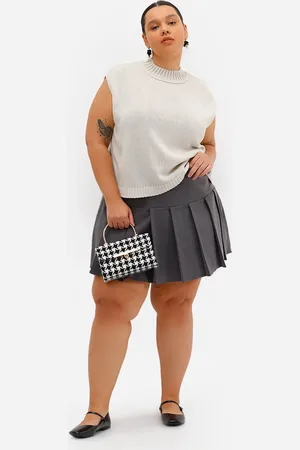 C&A Saia curta feminina com pregas plus size cinza