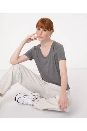 C&A Blusa básica decote v manga curta escuro