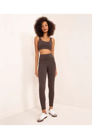 Calça Legging Preta Midi com bolso Essence