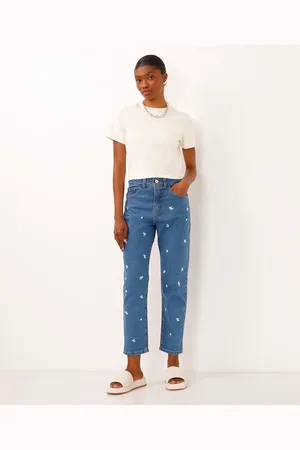 C&A Calça jeans mom bordado floral cintura super alta azul