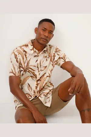 C&A Camisa comfort com linho folhagens bege