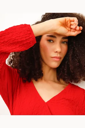 C&A Blusa com transpasse manga bufante texturizada vermelha