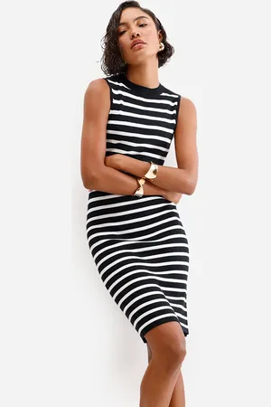 C&A Vestido curto feminino de tricot canelado listrado