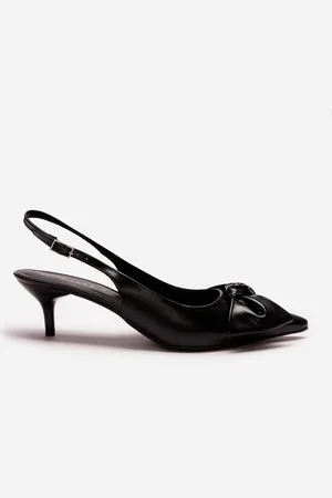 C&A Scarpin salto baixo fino com laço oneself