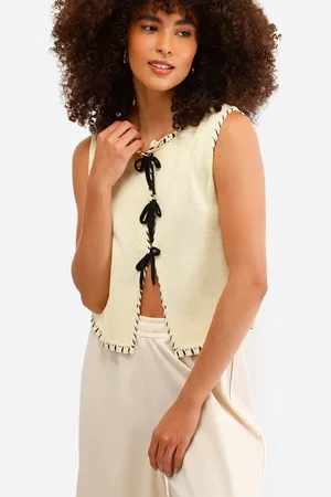 C&A Blusa feminina de tricot com bordado amarela