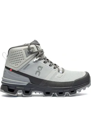 On Running Bota Running Cloudrock Waterproof - Feminina