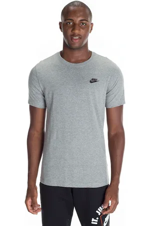 Nike Camiseta Sportwear Club - Masculina