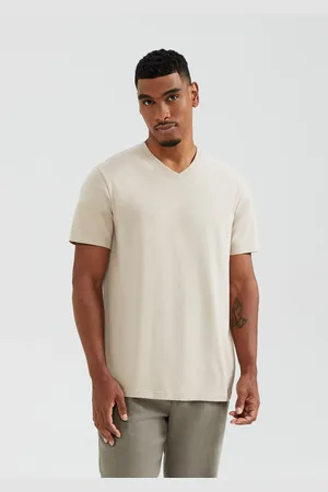 Hering Camiseta Básica Masculina Manga Curta Regular Decote V World