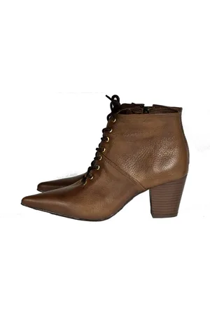 Spinelli Bota Feminina com Cadarço Bico Fino Cano Curto Couro Salto 6 cm Camel