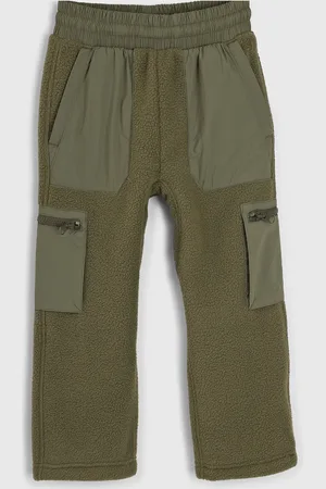 GAP Infantil - Calça Sherpa Cargo
