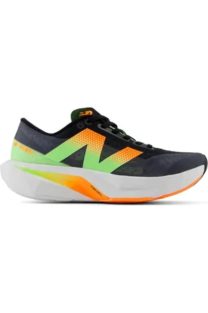 New Balance Tenis Fuelcell Rebel V4 Feminino
