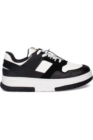 VIA MARTE Tênis Feminino Napa com Recortes /Preto