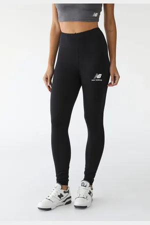 New Balance Legging Ajustada Essentials Preta