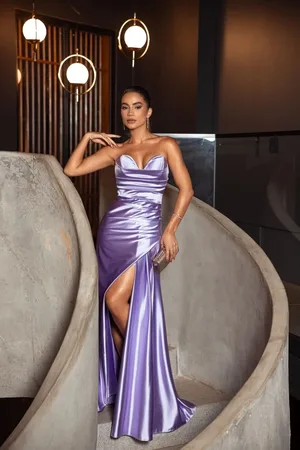 Cia do Vestido Vestido Longo de Festa Madrinhas Tomara que Caia Corselete com Fenda Arlye Lavanda Lilás