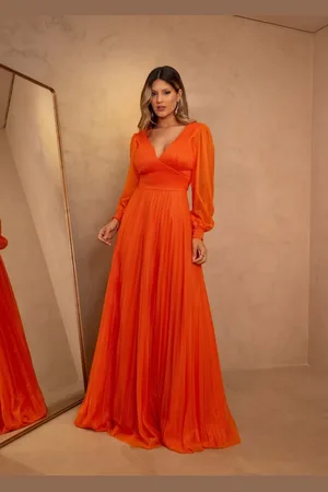 Cia do Vestido Vestido Longo de Festa Madrinhas Manga Longa Fechado Decote em V Micro Tule com Brilho Liora Laranja Coral