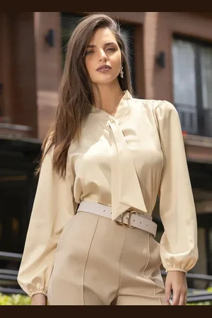QUINTESS Blusa Feminina Claro Em Cetim