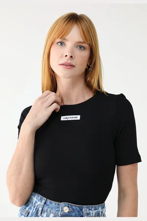 LANCA PERFUME Blusa Cropped Canelada Ajustada Logo Preta
