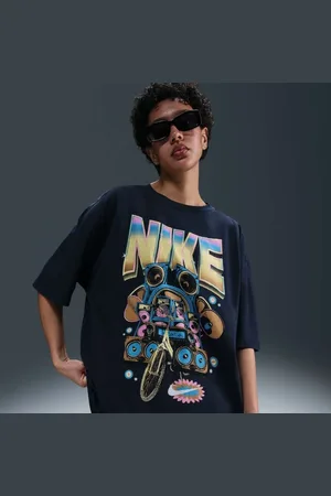 Nike Camiseta Sportswear Essential Feminina