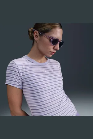Nike Camiseta Sportswear Chill Knit Feminina