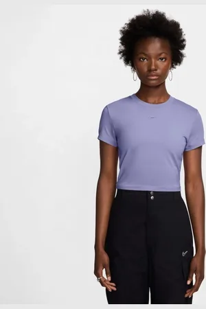 Nike Camiseta Sportswear Chill Knit Cropped Feminina