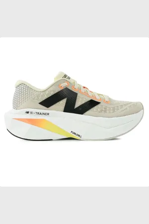 New Balance Tênis FuelCell Supercomp Trainer v3 Feminino