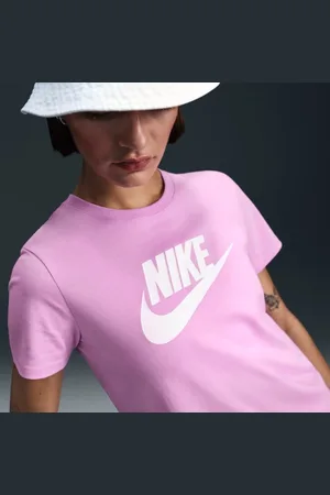 Nike Camiseta Sportswear Essentials Feminina