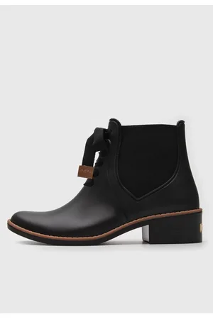 Bota chelsea store colcci recorte preto