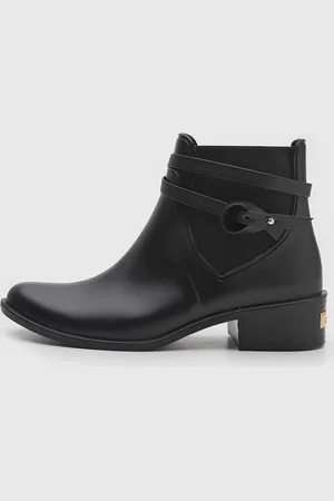 Bota chelsea best sale colcci recorte preto