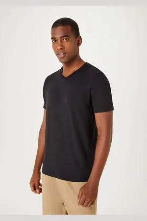 Hering Camiseta Básica Masculina Slim Gola V Em Malha Flamê