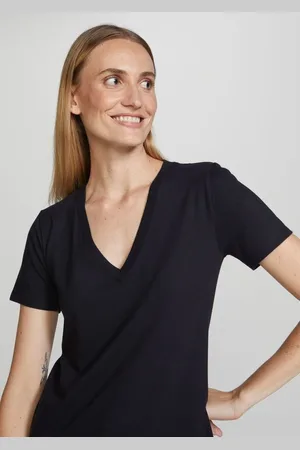 Hering Kit 3 Blusas Básicas Feminina Em Algodão Com Decote V