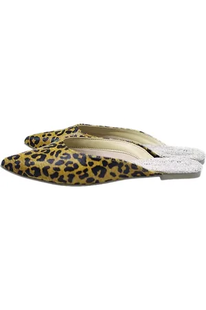 Spinelli Mule Bico Fino em Couro Salto Baixo Animal Print
