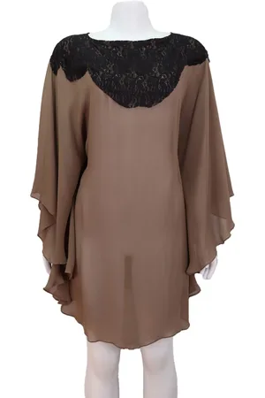 EMIGÊ Blusa Letage Vazada Renda Marrom Produto Gentilmente Usado