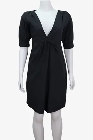 EMIGÊ Vestido Metaphysical Curto Ajustável Produto Gentilmente Usado