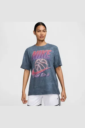 Nike Camiseta Sportswear Essentials Feminina