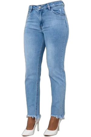 Revanche Calça Jeans Fit Reta Com Barra Assimétrica e Desfiada Feminina Salamina