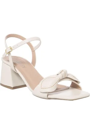 Stessy Shoes Sandália Feminina Salto Bloco Baixo Confortável Casual Laço Off White