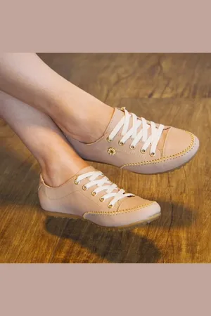 ROMEU E JULIETA SHOES Sapatênis Feminino Broche Flor Em Couro Leve