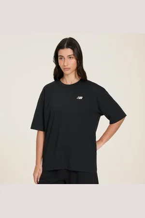 New Balance Camiseta Oversized Small Logo Feminina