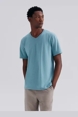 Hering Camiseta Básica Masculina Manga Curta Gola V World