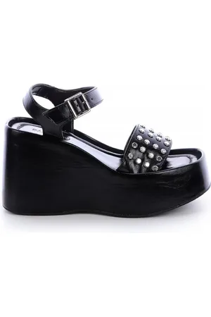 Damannu Shoes Sandália Plataforma Tira Tachas Mirela
