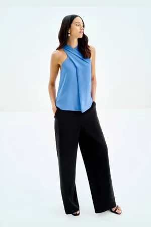 LEZ A LEZ Blusa Frente Única em Chiffon Cross Neck